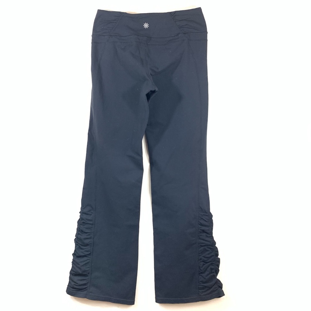 Athleta kickbooty yoga pants